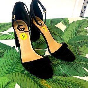 Black Suede Guess Heels 👠